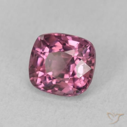 Spinelle Violet Rosâtre naturelle Coussin, 1.22 ct, VS