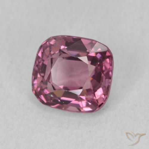 Spinelle Pourpre moyen naturelle Coussin, 1.35 ct, VS
