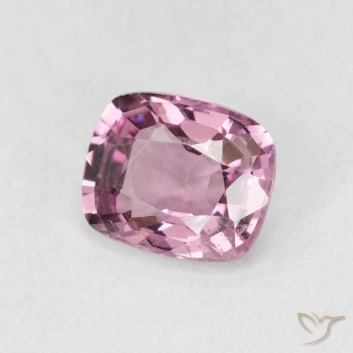 Spinelle Pourpre moyen naturelle Coussin, 0.92 ct, VS
