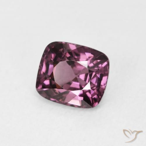 Spinelle Pourpre moyen naturelle Coussin, 1.09 ct, VVS-VS