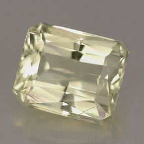 Spodumène Jaune crémeux léger naturelle Taille émeraude, 6.44 ct, VS-SI