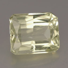 Spodumène Jaune crémeux léger naturelle Taille émeraude, 6.44 ct, VS-SI