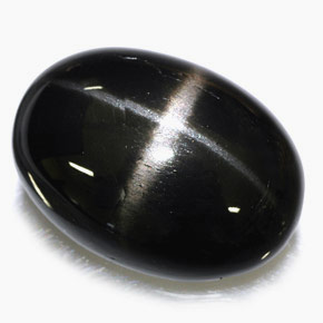 Diopside étoilé noir naturelle coupe ovale, 39,09 ct, opaque