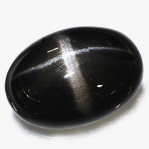 Diopside étoilé noir naturelle coupe ovale, 39,09 ct, opaque