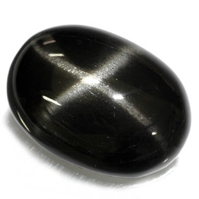 Diopside étoilé noir naturelle coupe ovale, 26,40 ct, opaque