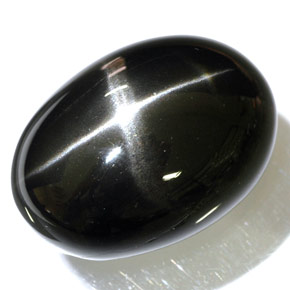 Diopside étoilé noir naturelle coupe ovale, 48,47 ct, opaque