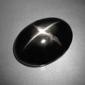 Diopside étoilé noir naturelle coupe ovale, 37,46 ct, opaque