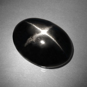 Diopside étoilé noir naturelle coupe ovale, 37,46 ct, opaque