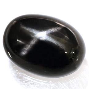 Diopside étoilé noir naturelle coupe ovale, 34,95 ct, opaque