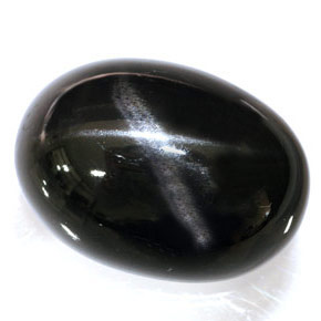 Diopside étoilé noir naturelle coupe ovale, 34,95 ct, opaque