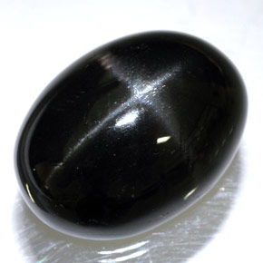 Diopside étoilé noir naturelle coupe ovale, 24,45 ct, opaque