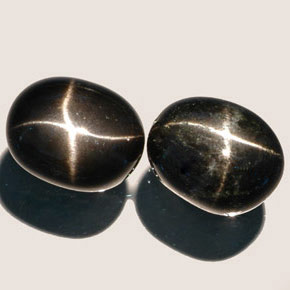 Achetez naturel ct noir diopside étoilé gems, coupe ovale, en provenance inde chez gemselect. en stock, livraison internationale!