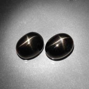 Achetez naturel ct noir diopside étoilé gems, coupe ovale, en provenance inde chez gemselect. en stock, livraison internationale!