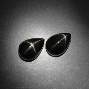 Achetez naturel ct noir diopside étoilé gems, en forme de poire, en provenance inde chez gemselect. en stock, livraison internationale!