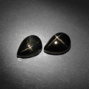 Achetez naturel ct noir diopside étoilé gems, en forme de poire, en provenance inde chez gemselect. en stock, livraison internationale!