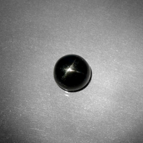 Diopside étoilé noir naturelle coupe roude, 2,12 ct, opaque