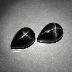Achetez naturel ct noir diopside étoilé gems, en forme de poire, en provenance inde chez gemselect. en stock, livraison internationale!