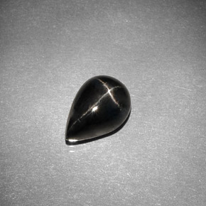 Diopside étoilé noir naturelle en forme de poire, 2,75 ct, opaque