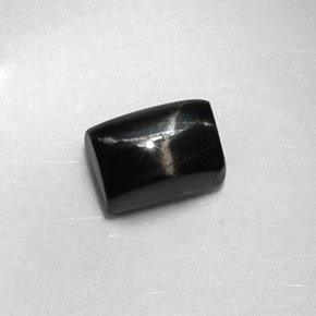 Diopside étoilé noir naturelle baguette, 1,89 ct, opaque