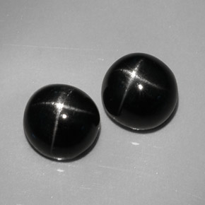 Achetez naturel ct noir diopside étoilé gems, coupe roude, en provenance inde chez gemselect. en stock, livraison internationale!