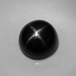 Diopside étoilé noir naturelle coupe roude, 1,84 ct, opaque