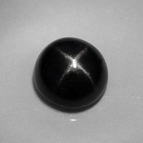 Diopside étoilé noir naturelle coupe roude, 1,84 ct, opaque