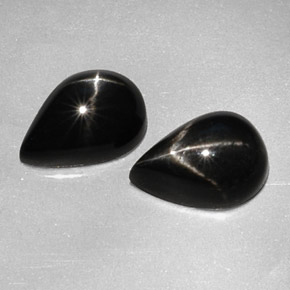 Achetez naturel ct noir diopside étoilé gems, en forme de poire, en provenance inde chez gemselect. en stock, livraison internationale!