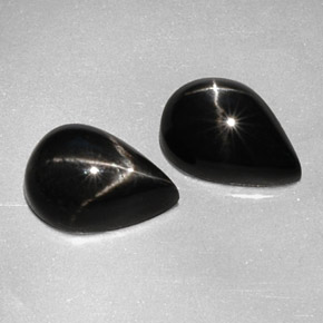 Achetez naturel ct noir diopside étoilé gems, en forme de poire, en provenance inde chez gemselect. en stock, livraison internationale!