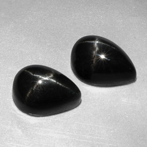 Achetez naturel ct noir diopside étoilé gems, en forme de poire, en provenance inde chez gemselect. en stock, livraison internationale!