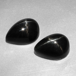 Achetez naturel ct noir diopside étoilé gems, en forme de poire, en provenance inde chez gemselect. en stock, livraison internationale!