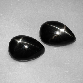 Achetez naturel ct noir diopside étoilé gems, en forme de poire, en provenance inde chez gemselect. en stock, livraison internationale!