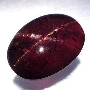 Grenat étoilé noir naturelle coupe ovale, 19,80 ct, opaque