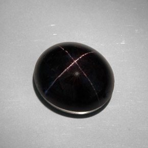 Grenat étoilé noir naturelle coupe ovale, 35,68 ct, opaque