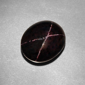 Grenat étoilé noir naturelle coupe ovale, 9,54 ct, opaque