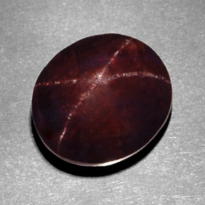 Grenat étoilé rouge naturelle coupe ovale, 12,22 ct, opaque