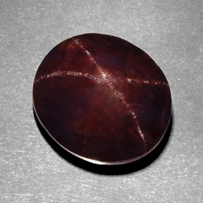 Grenat étoilé rouge naturelle coupe ovale, 12,22 ct, opaque