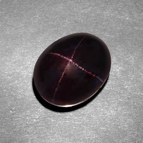 Grenat étoilé rouge naturelle coupe ovale, 11,14 ct, opaque