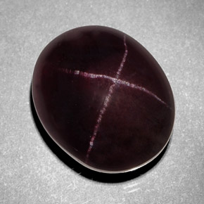 Grenat étoilé rouge naturelle coupe ovale, 16,05 ct, opaque