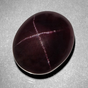 Grenat étoilé rouge naturelle coupe ovale, 16,05 ct, opaque