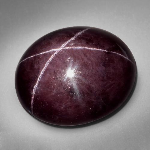 Grenat étoilé rouge naturelle coupe ovale, 91,05 ct, opaque