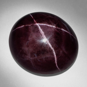 Grenat étoilé rouge naturelle coupe ovale, 159,09 ct, opaque