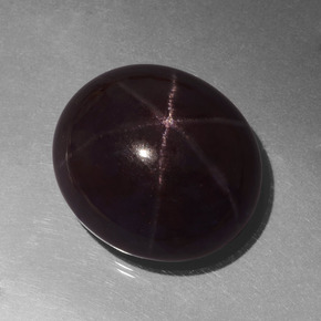 Grenat étoilé rouge naturelle coupe ovale, 49,09 ct, opaque