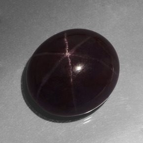 Grenat étoilé rouge naturelle coupe ovale, 49,09 ct, opaque