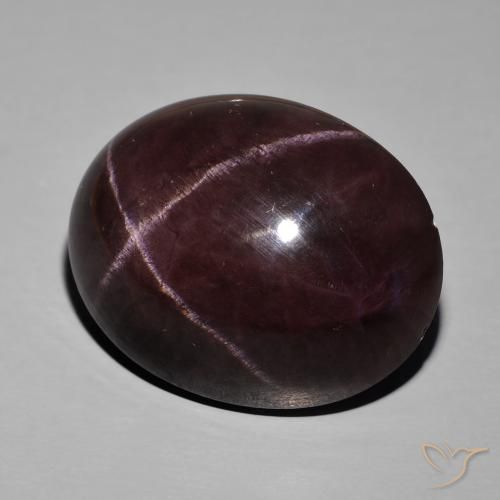 Grenat étoilé Rouge foncé naturelle ovale, 66.96 ct, Opaque
