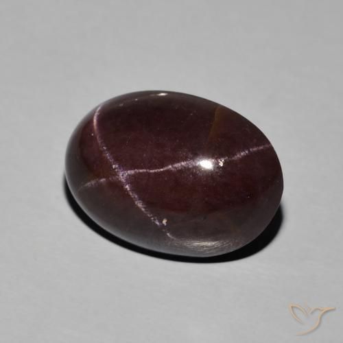 Grenat étoilé rouge naturelle coupe ovale, 13,88 ct, opaque