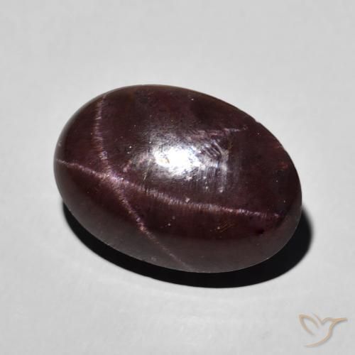 Grenat étoilé Rouge foncé naturelle ovale, 15.62 ct, Opaque