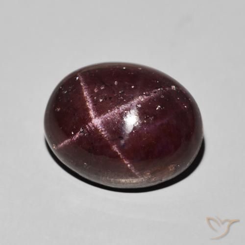 Grenat étoilé Rouge foncé naturelle ovale, 14.88 ct, Opaque