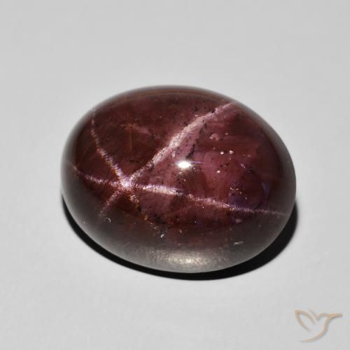 Grenat étoilé Rouge foncé naturelle ovale, 33.69 ct, Opaque