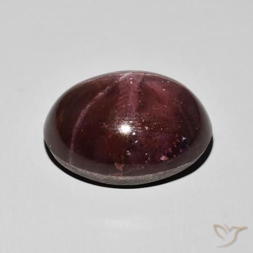 Grenat étoilé Rouge foncé naturelle ovale, 33.69 ct, Opaque