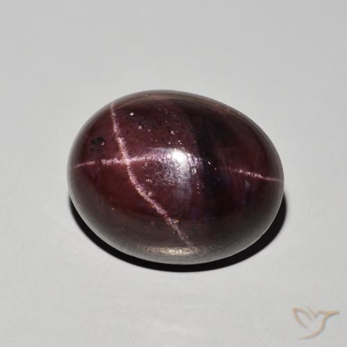 Grenat étoilé Rouge foncé naturelle ovale, 27.66 ct, Opaque